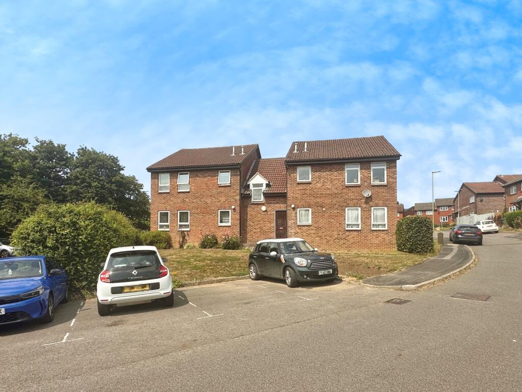 4 bed Studio for rent in Lowford. From Leaders - Hedge End 4 bed Studio for rent in Lowford. From Leaders - Hedge End