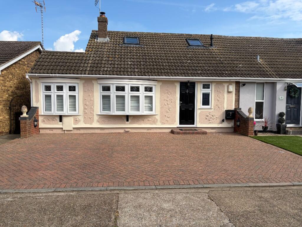 3 bed Chalet for rent in Canvey Island. From WilsonWood Properties Limited - Canvey Island - Sales