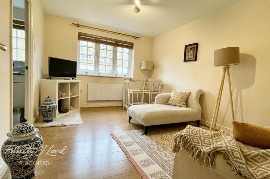 1 bed 1st Floor Flat for rent in London. From Felicity J Lord - Blackheath Village Lettings