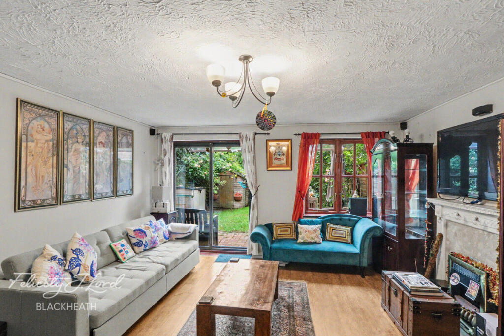 3 bed End of Terrace for rent in Eltham. From Felicity J Lord - Blackheath Village Lettings