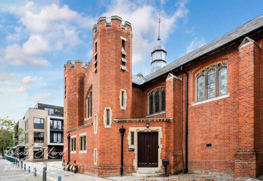 3 bed Apartment for rent in . From Felicity J Lord - Blackheath Village Lettings