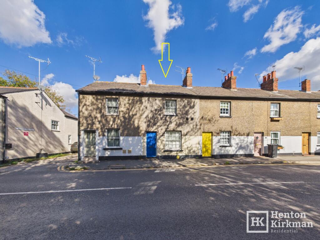 2 bed Mid Terraced House for rent in Billericay. From Henton Kirkman Residential - Billericay