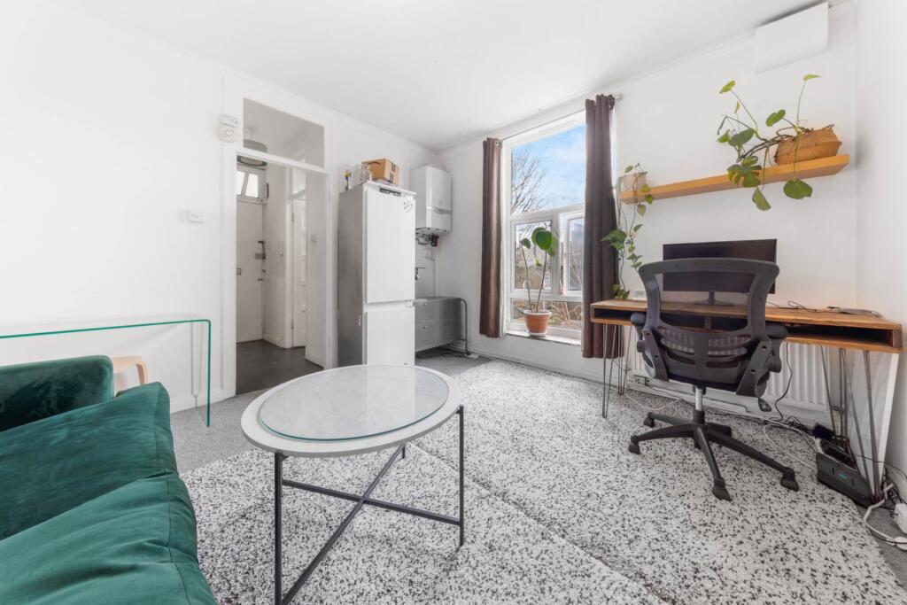 1 bed 1st Floor Flat for rent in London. From Oliver Burn - Clapham