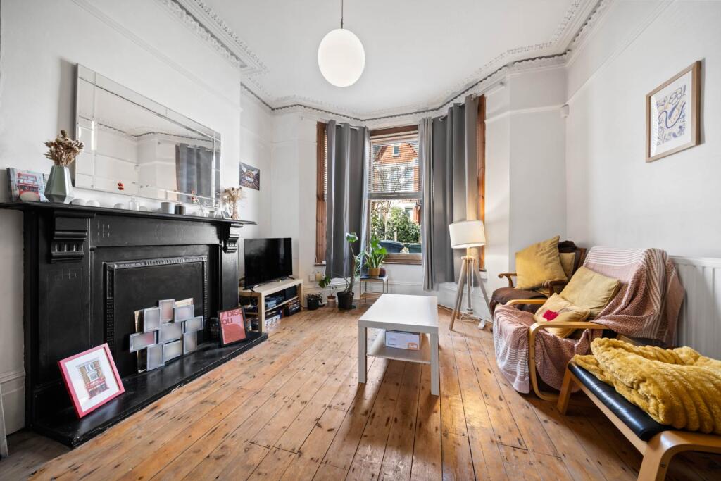 1 bed 1st Floor Flat for rent in Clapham. From Oliver Burn - Clapham