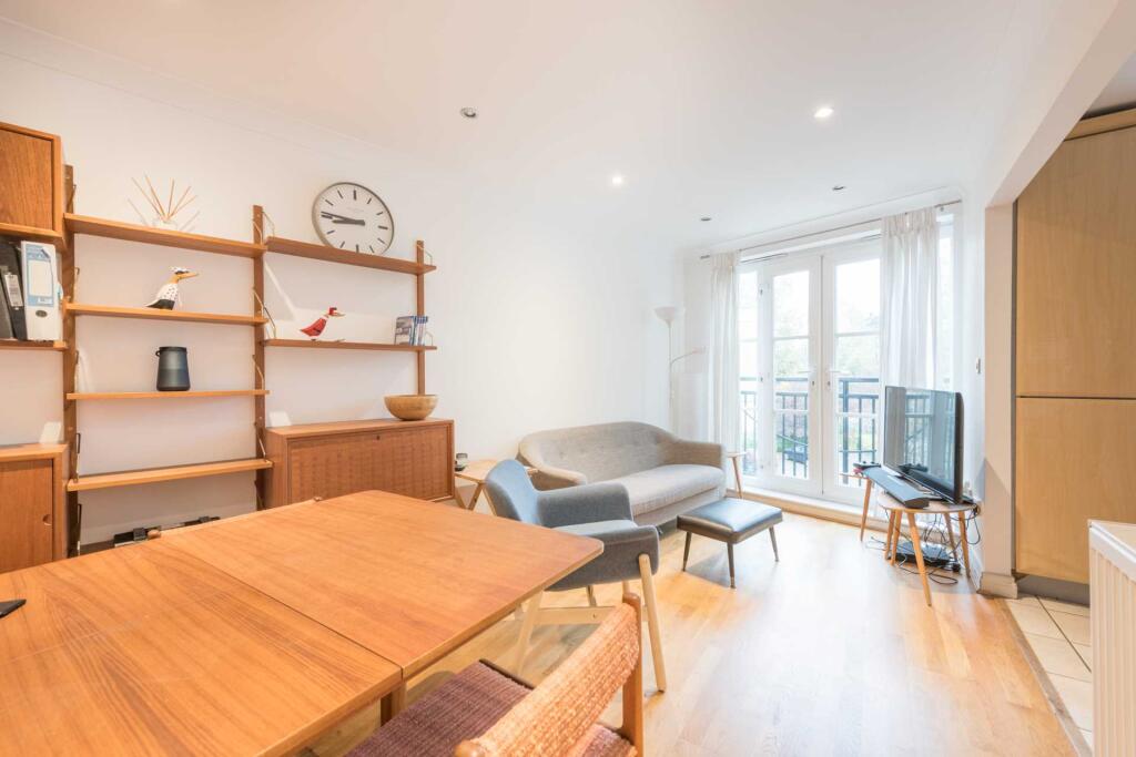 2 bed 1st Floor Flat for rent in Clapham. From Oliver Burn - Clapham