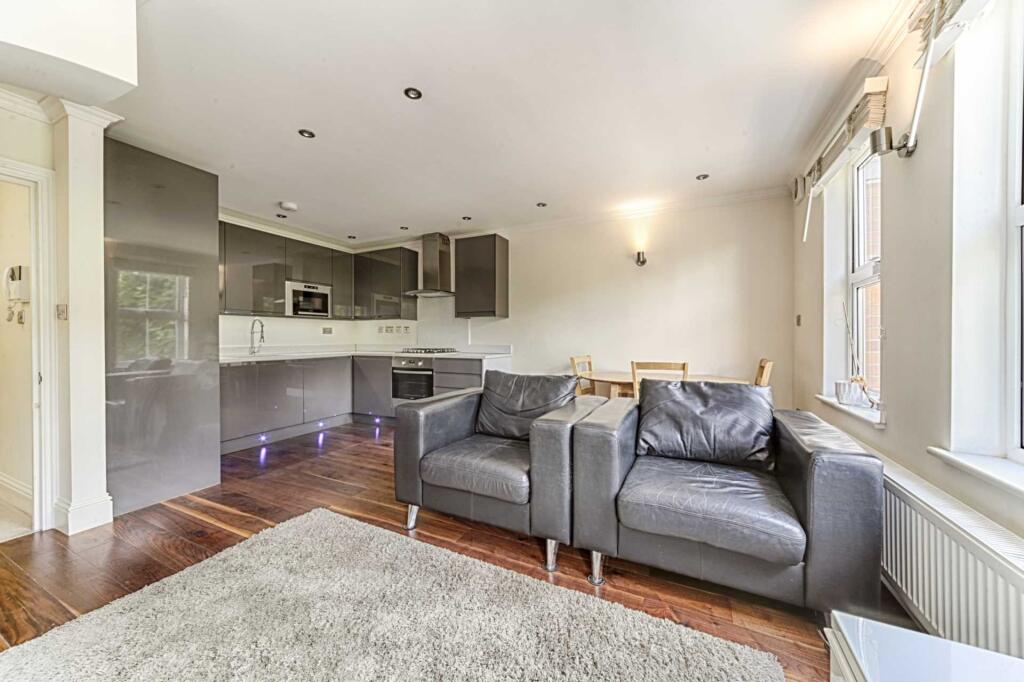 3 bed 1st Floor Flat for rent in London. From Oliver Burn - Clapham 3 bed 1st Floor Flat for rent in London. From Oliver Burn - Clapham