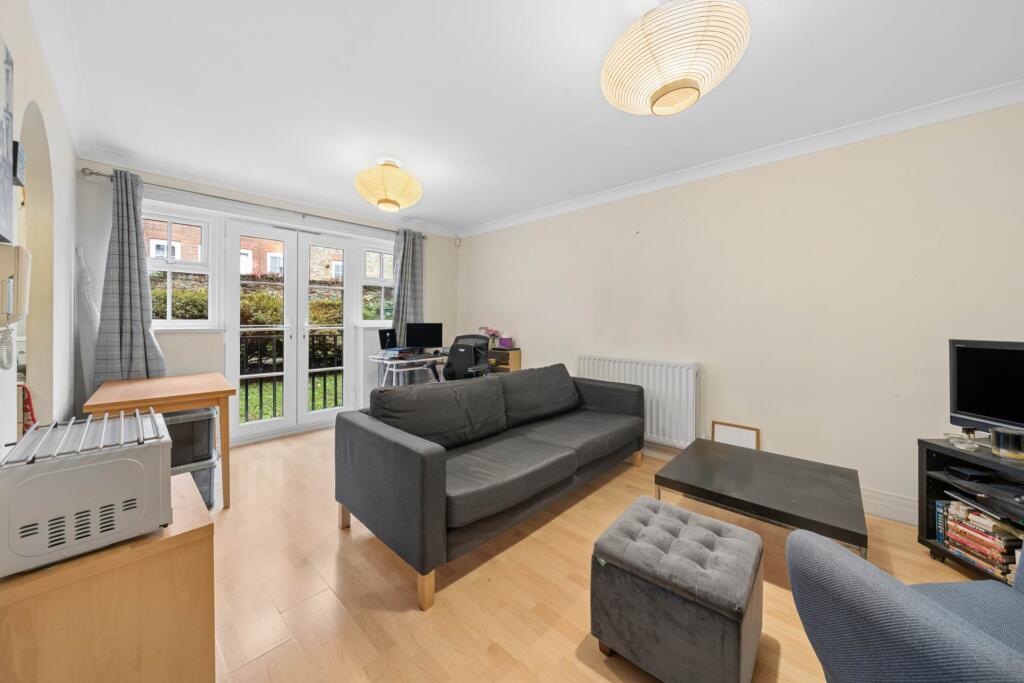 2 bed Apartment for rent in Clapham. From Oliver Burn - Clapham