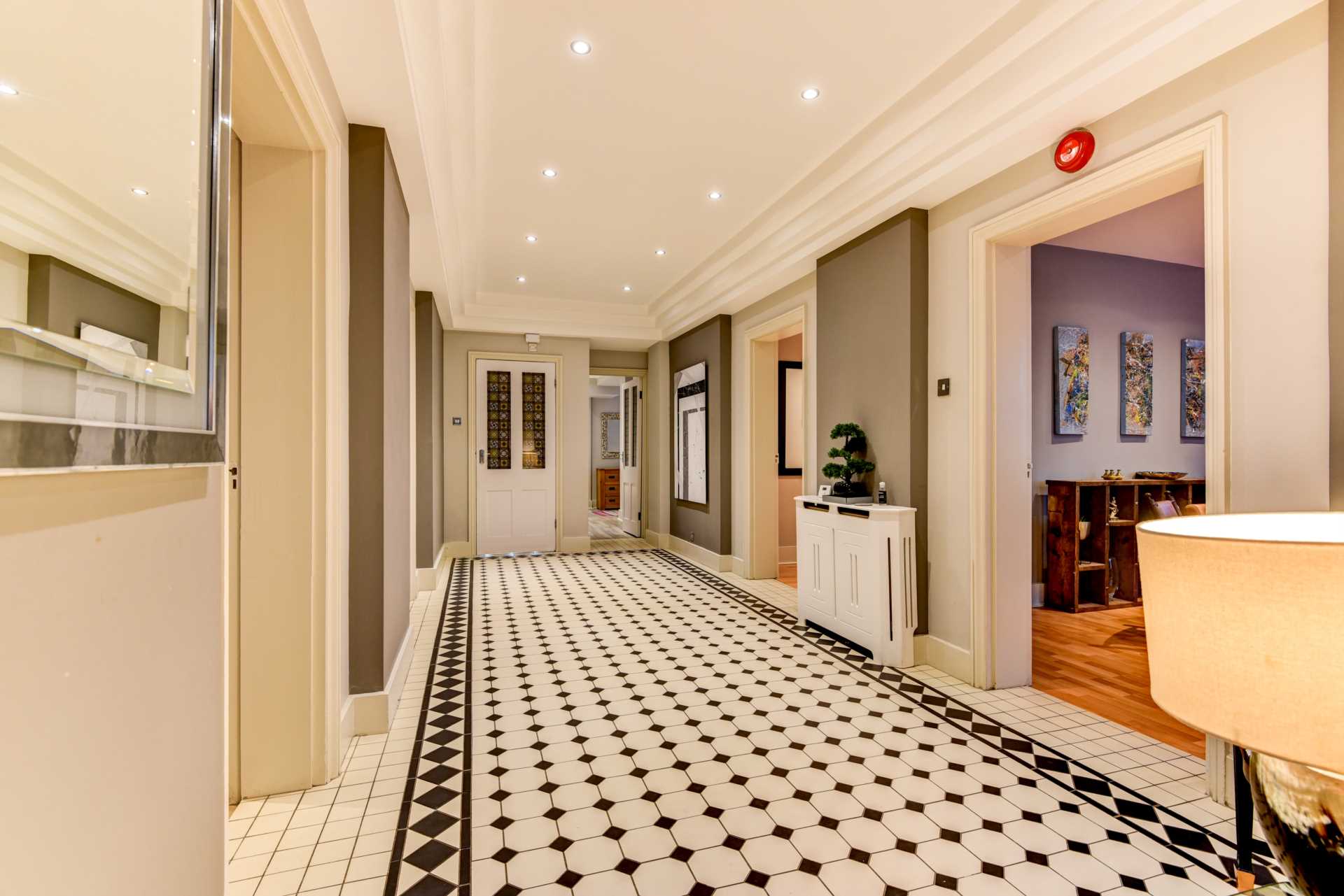 3 bed 1st Floor Flat for rent in Hove. From Westbeach Properties Ltd 3 bed 1st Floor Flat for rent in Hove. From Westbeach Properties Ltd