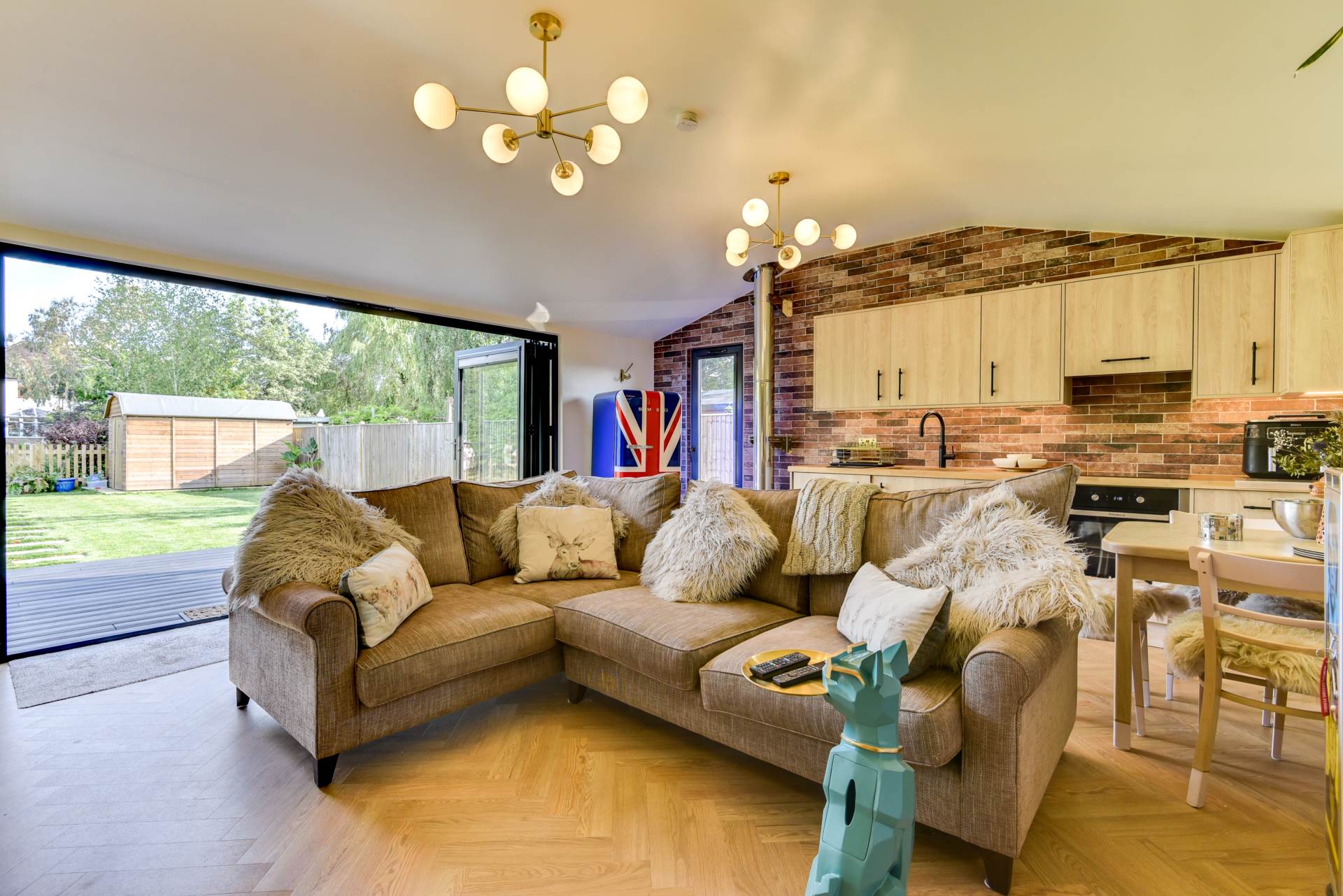 1 bed Lodge for rent in Henfield. From Westbeach Properties Ltd