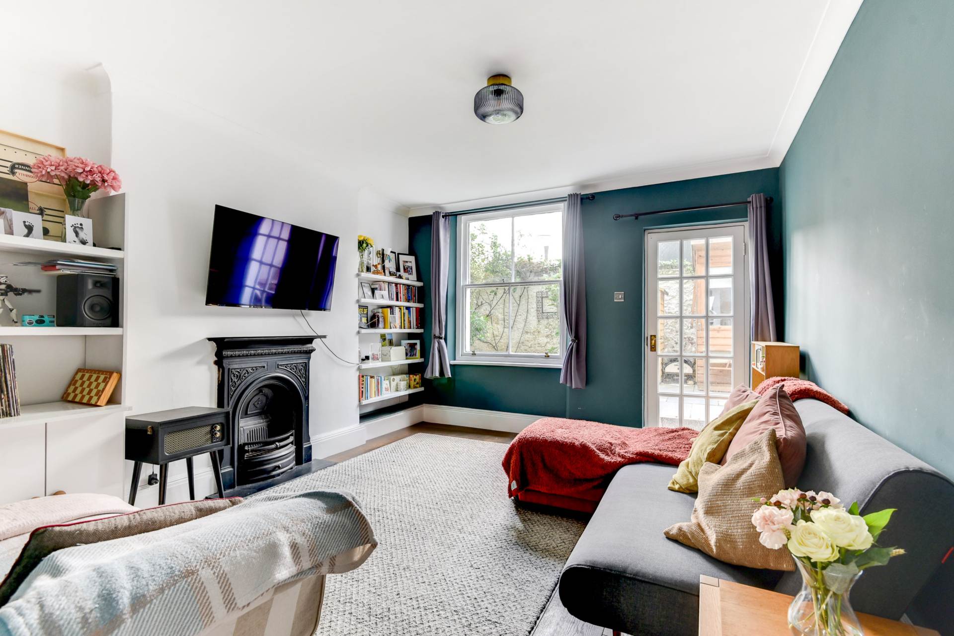 2 bed 1st Floor Flat for rent in Hove. From Westbeach Properties Ltd