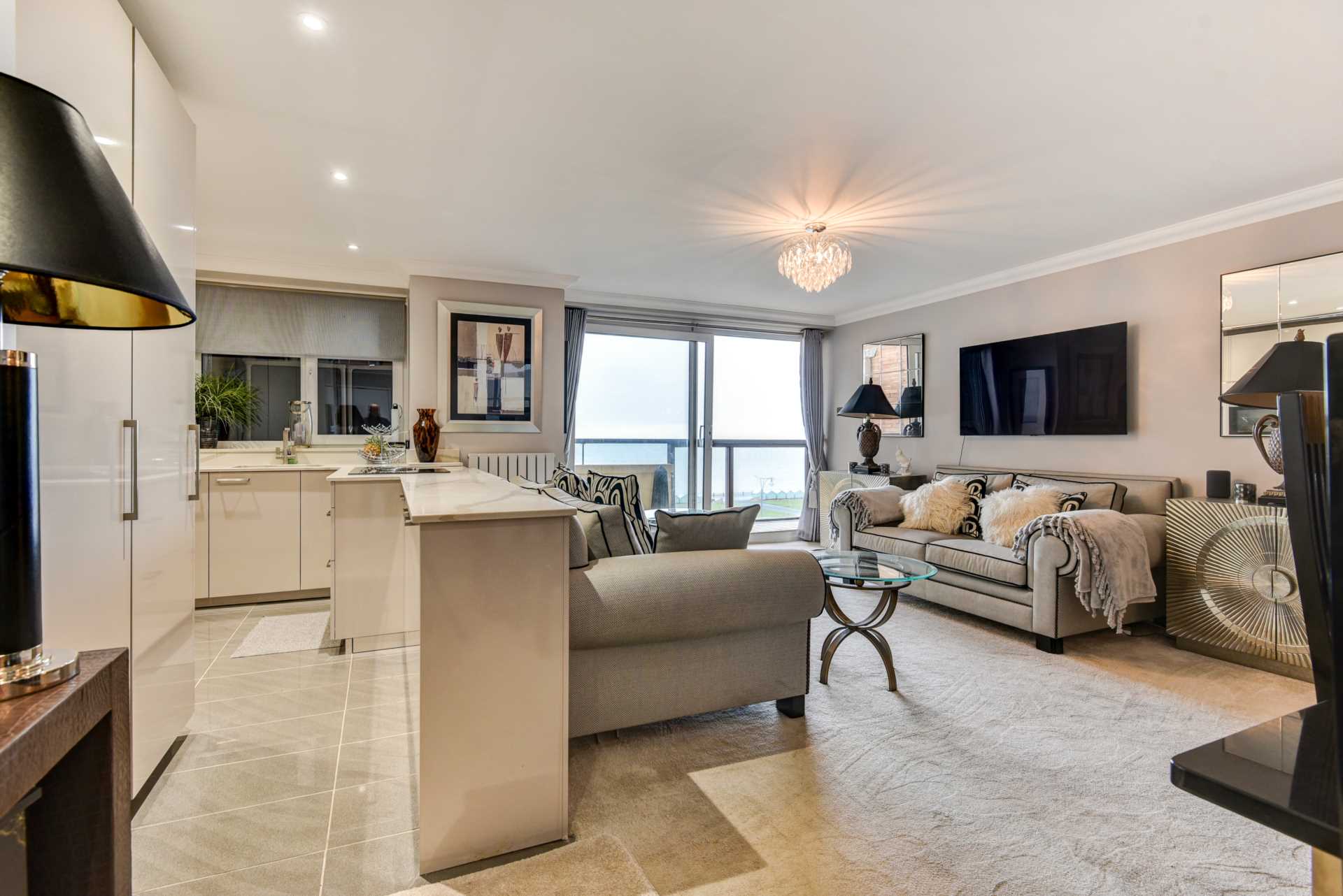 2 bed 1st Floor Flat for rent in Hove. From Westbeach Properties Ltd 2 bed 1st Floor Flat for rent in Hove. From Westbeach Properties Ltd