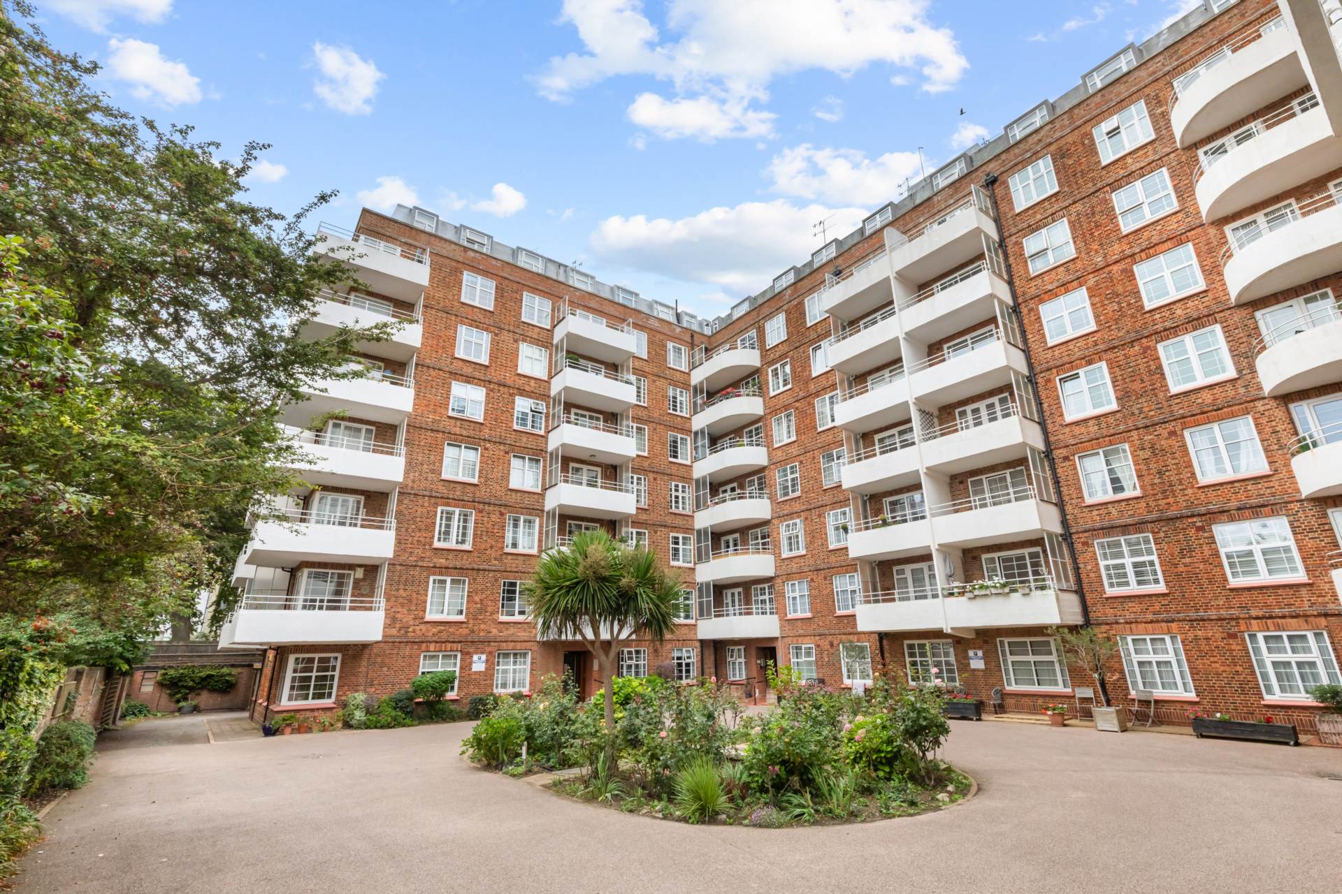 2 bed 1st Floor Flat for rent in Hove. From Westbeach Properties Ltd 2 bed 1st Floor Flat for rent in Hove. From Westbeach Properties Ltd