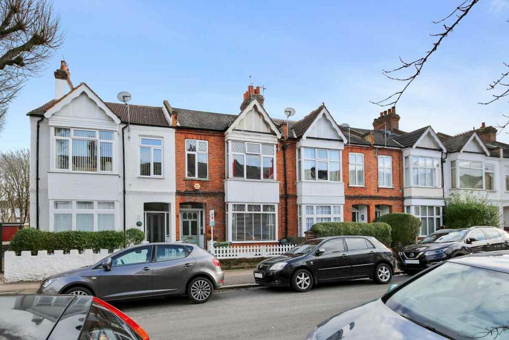 2 bed Flat for rent in Penge. From Property World Ltd