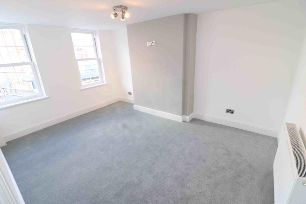 1 bed 1st Floor Flat for rent in London. From Property World Penge - London - Lettings