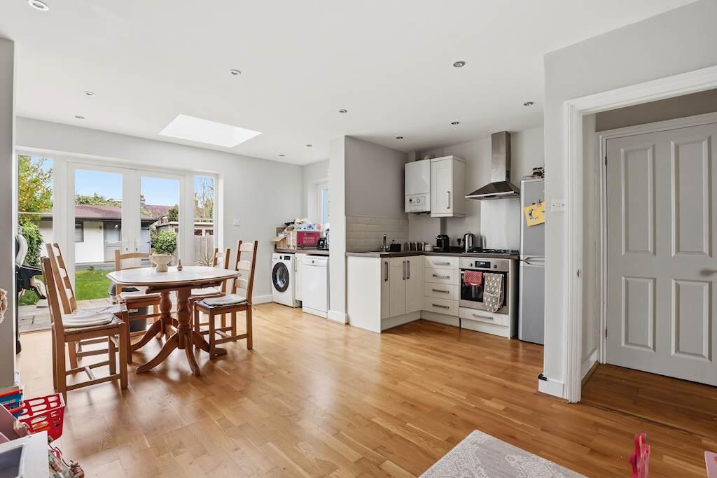 3 bed Detached for rent in Beckenham. From Property World Penge - London - Lettings