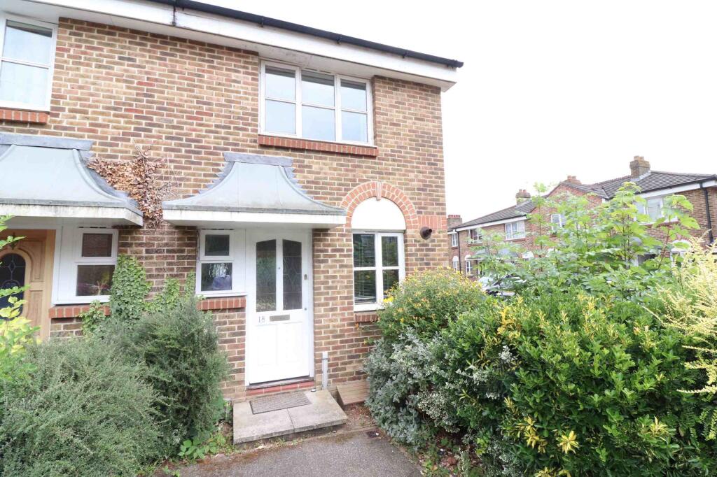 2 bed Mid Terraced House for rent in Penge. From Property World Penge - London - Lettings