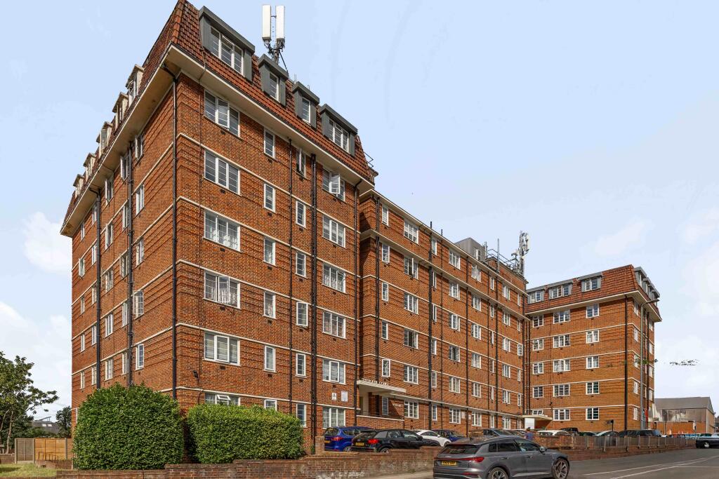 2 bed 1st Floor Flat for rent in Penge. From Property World Penge - London - Lettings