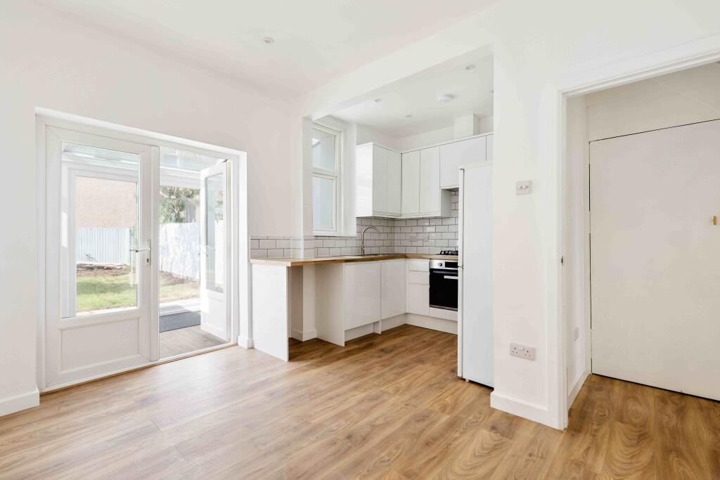 3 bed Detached for rent in Penge. From Property World Penge - London - Lettings 3 bed Detached for rent in Penge. From Property World Penge - London - Lettings