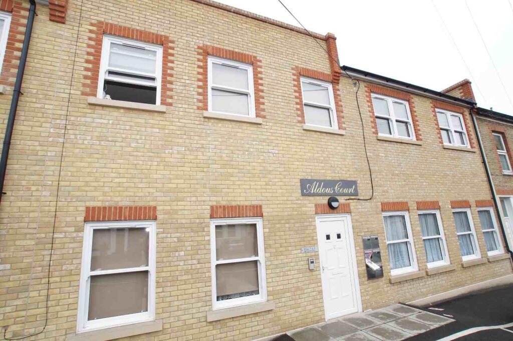 1 bed 1st Floor Flat for rent in Beckenham. From Property World Penge - London - Lettings