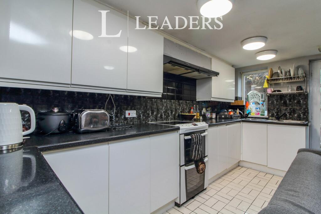 1 bed Room for rent in Worcester. From Leaders