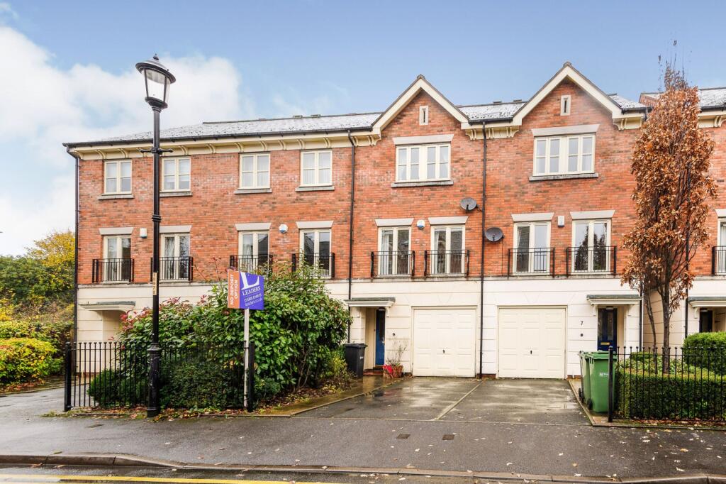 4 bed Mid Terraced House for rent in Worcester. From Leaders Sales - Worcester