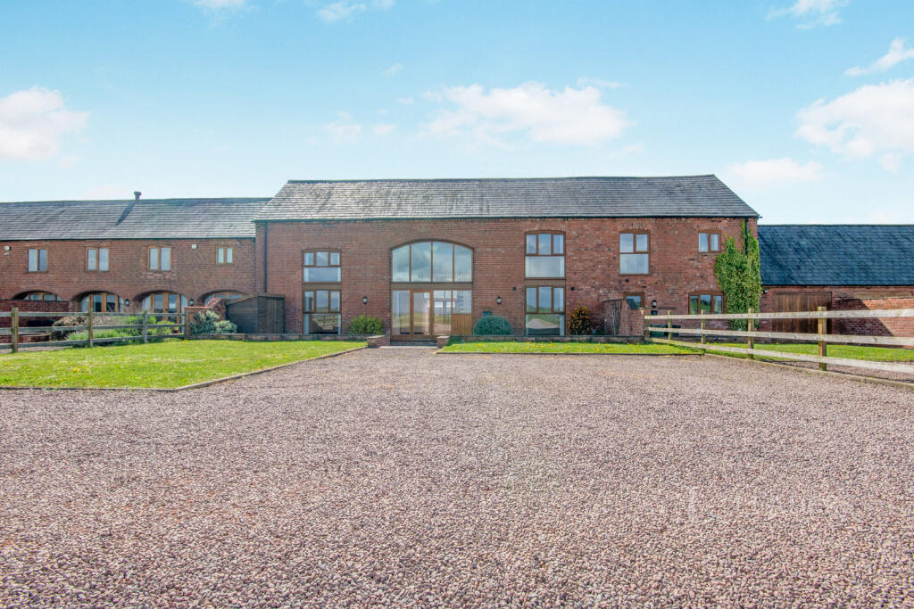 4 bed Mid Terraced House for rent in Wadborough. From Leaders Sales - Worcester