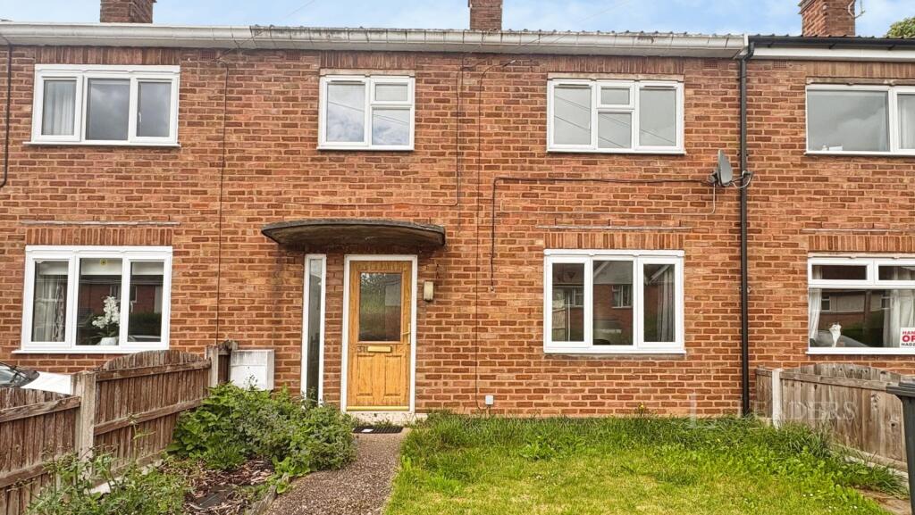 3 bed Mid Terraced House for rent in Droitwich Spa. From Leaders Sales - Worcester