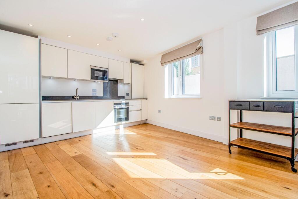 2 bed Apartment for rent in Stepney. From Hunters - Shoreditch