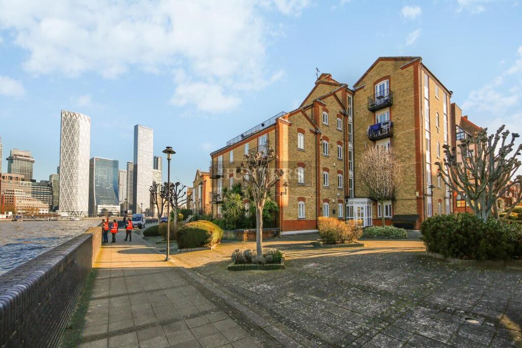 2 bed 1st Floor Flat for rent in Poplar. From Hunters - Shoreditch