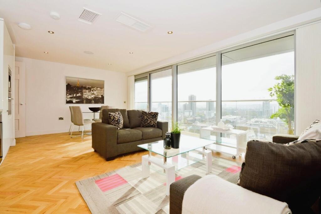 2 bed Penthouse for rent in Stepney. From Hunters - Shoreditch 2 bed Penthouse for rent in Stepney. From Hunters - Shoreditch