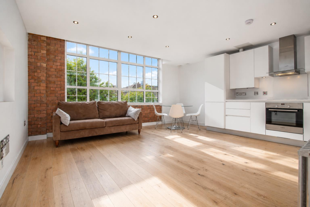 3 bed Apartment for rent in Stepney. From Hunters - Shoreditch