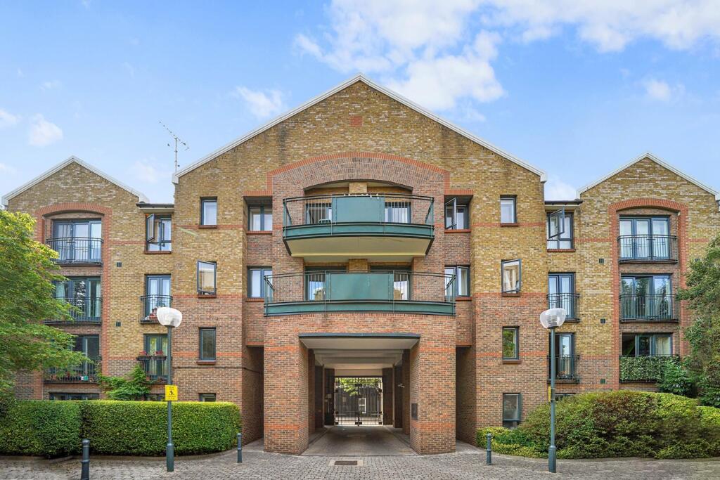 3 bed Apartment for rent in Stepney. From Hunters - Shoreditch