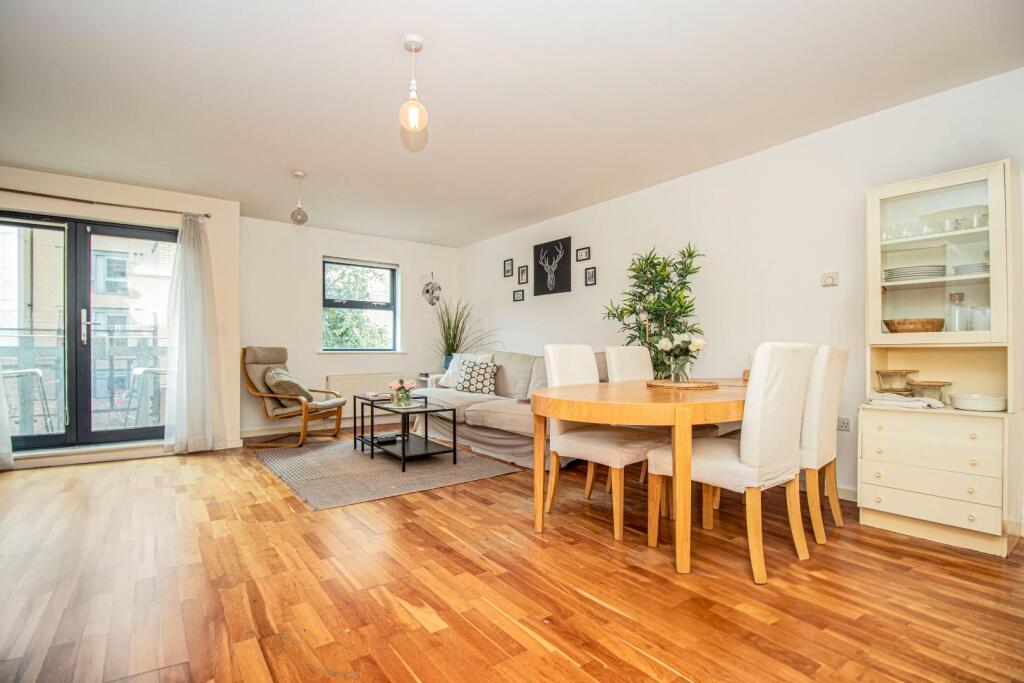 2 bed Apartment for rent in Stepney. From Hunters - Shoreditch
