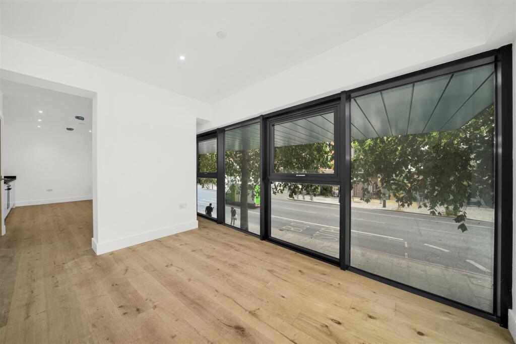 3 bed Apartment for rent in Bethnal Green. From Hunters - Shoreditch