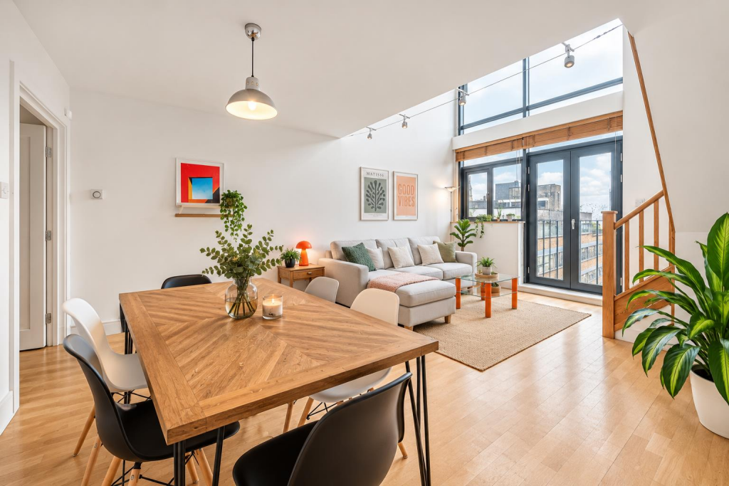 2 bed Duplex for rent in London. From Hunters - Shoreditch