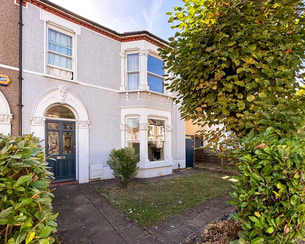 4 bed Mid Terraced House for rent in London. From Stanford Estates - Catford