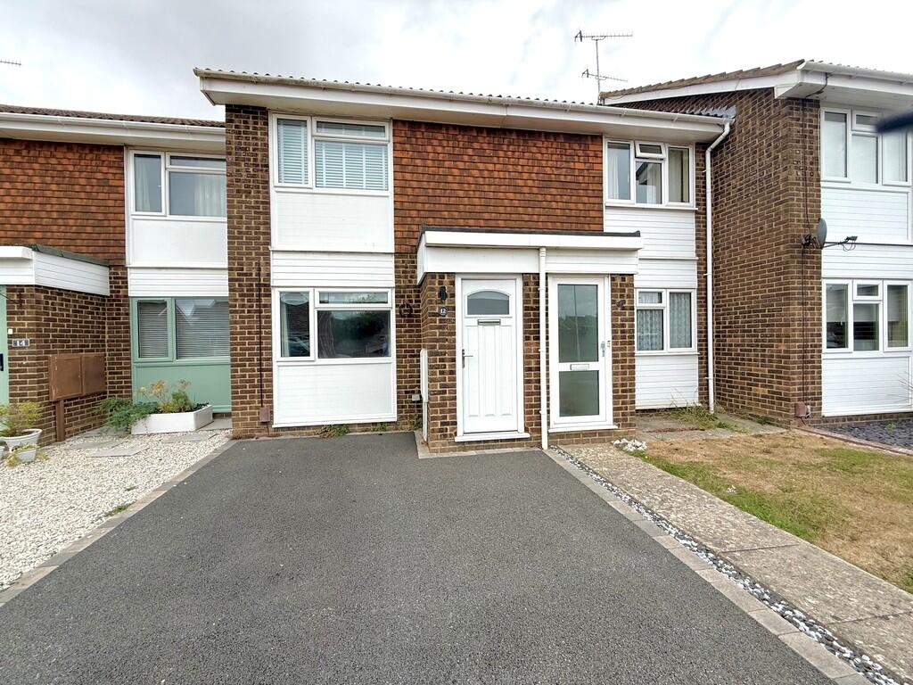 2 bed Mid Terraced House for rent in Worthing. From Hawke & Metcalfe - Rustington
