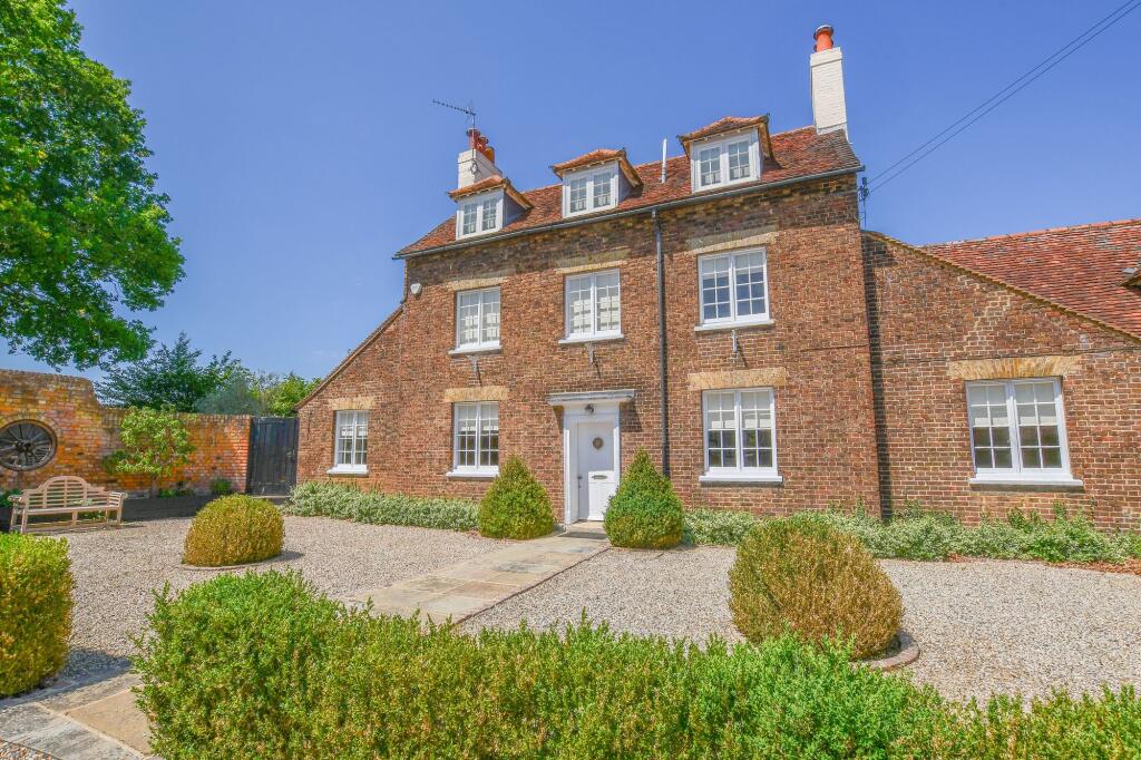 4 bed Semi Detached for rent in Hertford. From JW&Co - St Albans 4 bed Semi Detached for rent in Hertford. From JW&Co - St Albans
