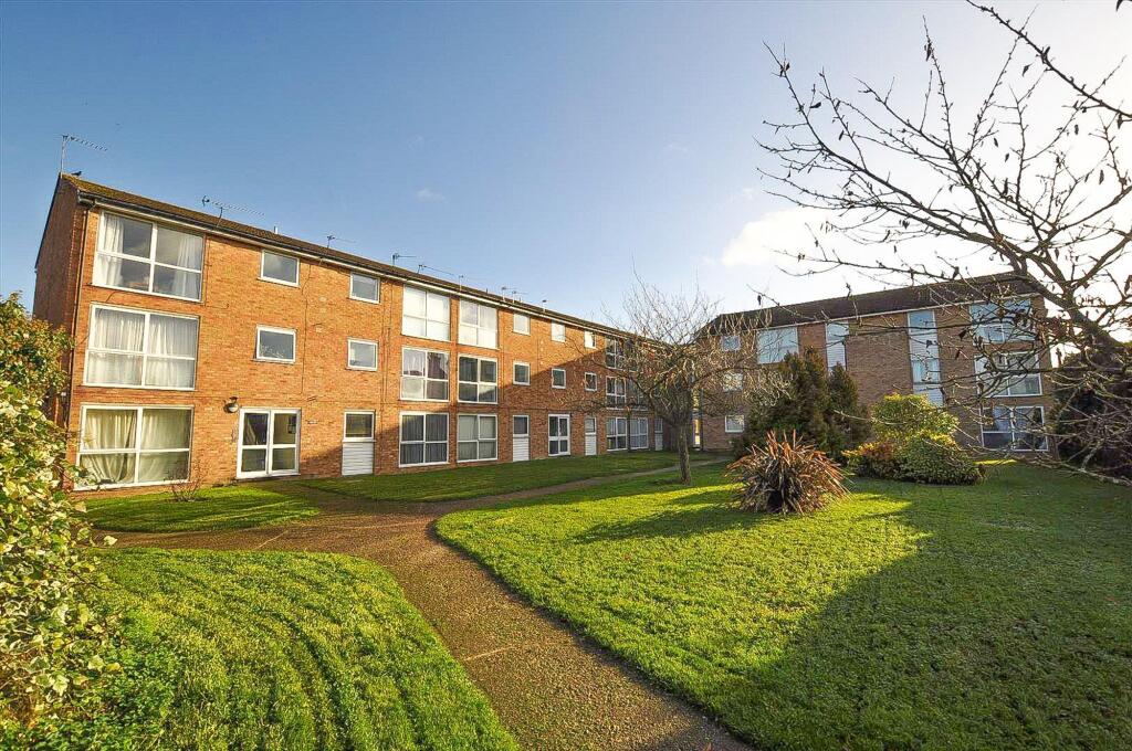 2 bed 1st Floor Flat for rent in Frogmore. From JW&Co - St Albans
