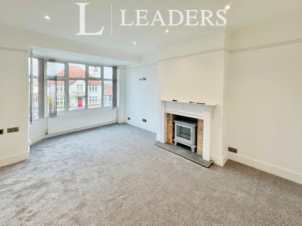 2 bed 1st Floor Flat for rent in Felixstowe. From Leaders - Felixtowe