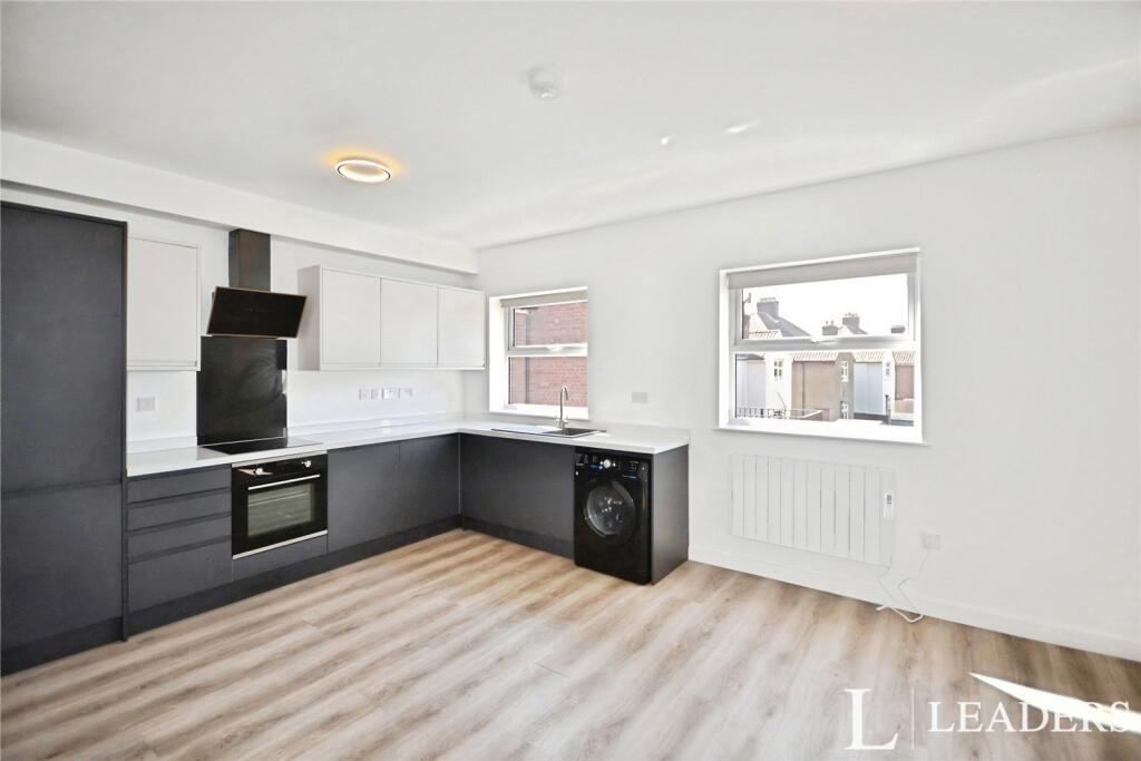 1 bed 1st Floor Flat for rent in . From Leaders - Felixtowe