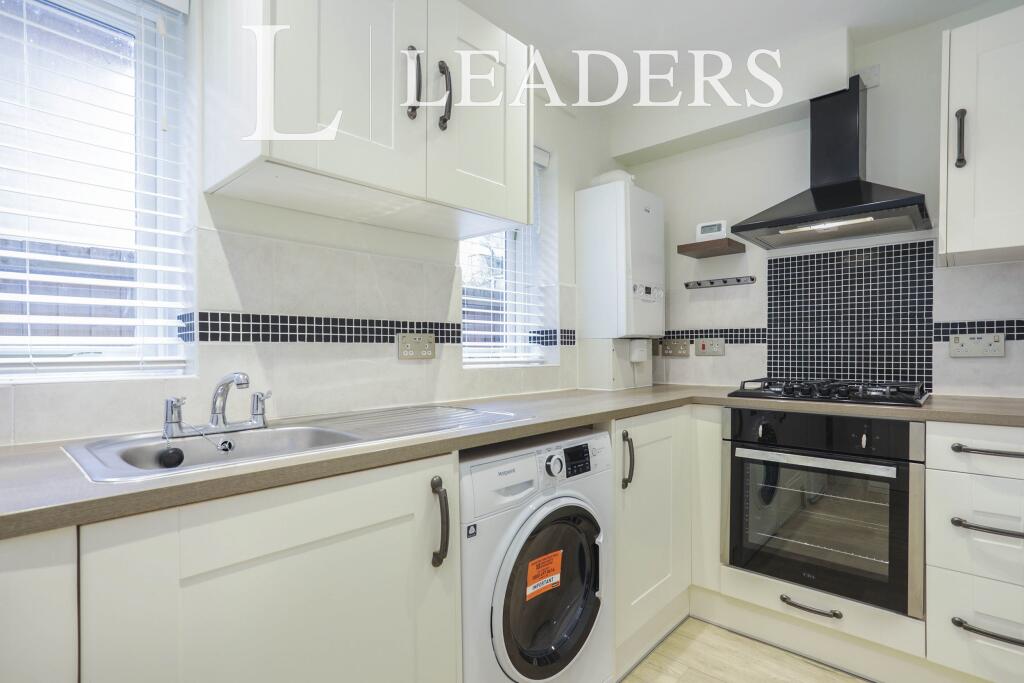 2 bed 1st Floor Flat for rent in Felixstowe. From Leaders - Felixtowe