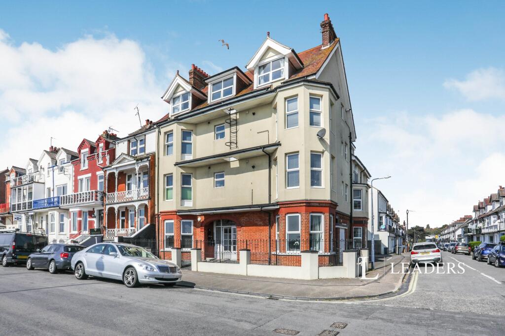 2 bed 1st Floor Flat for rent in Felixstowe. From Leaders - Felixtowe