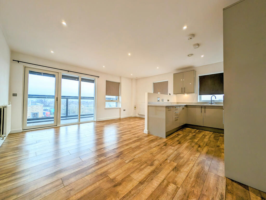 2 bed 1st Floor Flat for rent in Wood Green. From Talbies - Whetstone