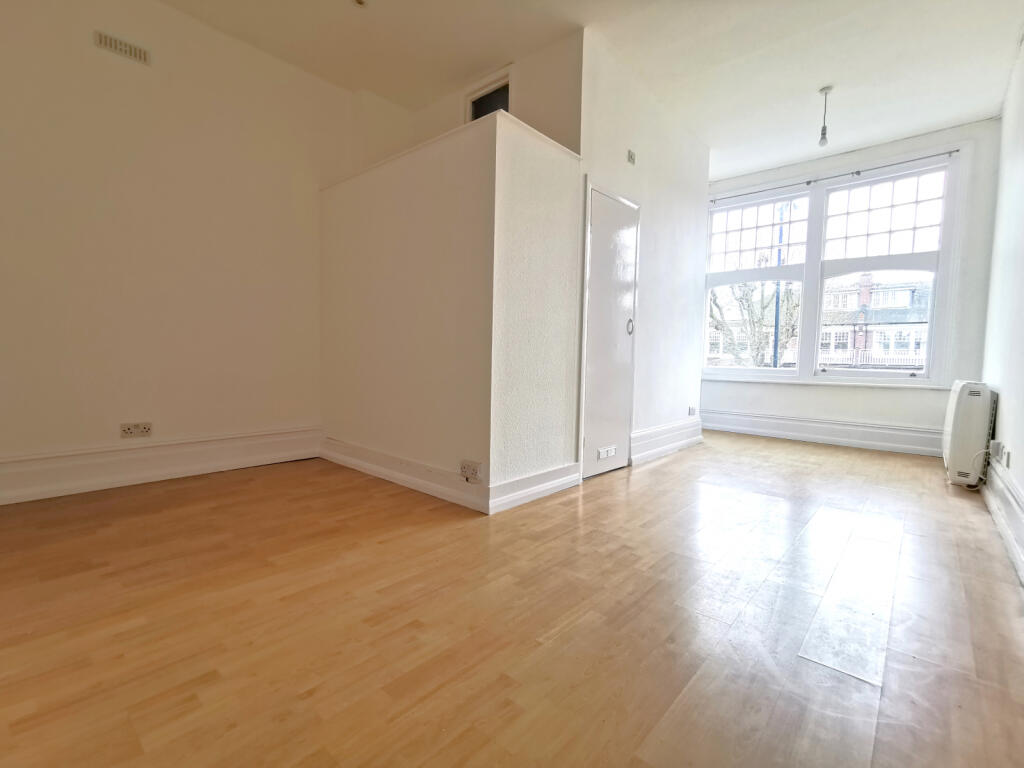 4 bed Studio for rent in Hornsey. From Talbies - Whetstone