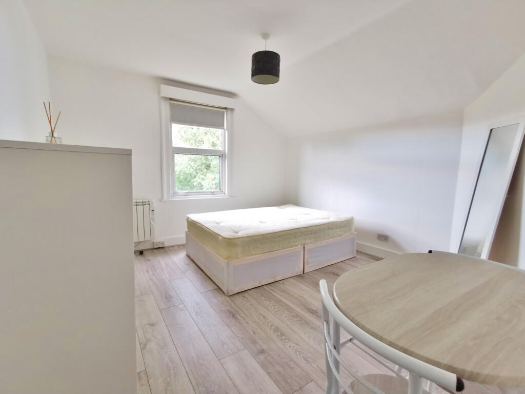 0 bed Studio for rent in Hornsey. From Talbies - Whetstone
