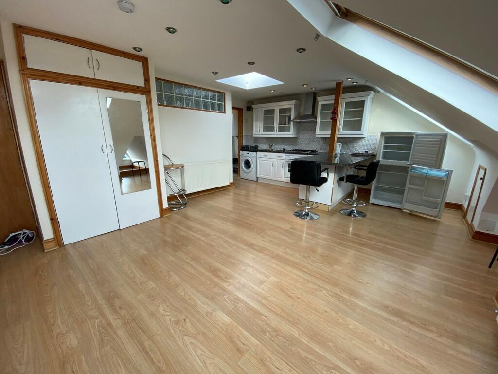 0 bed Studio for rent in Southgate. From Connect Lettings - Palmers Green