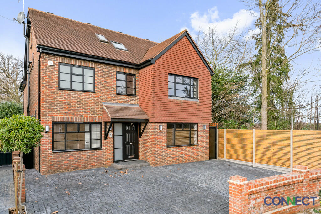 4 bed Detached House for rent in Botany Bay. From Connect Lettings - Palmers Green