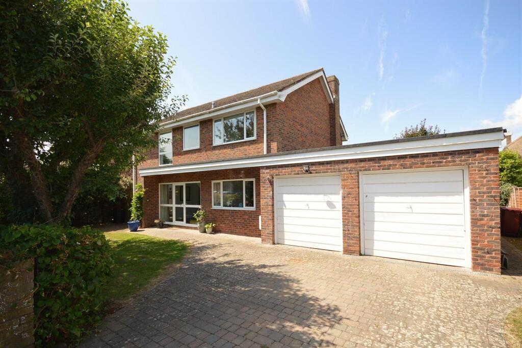 4 bed Detached for rent in West Wittering. From Baileys - Chichester 4 bed Detached for rent in West Wittering. From Baileys - Chichester