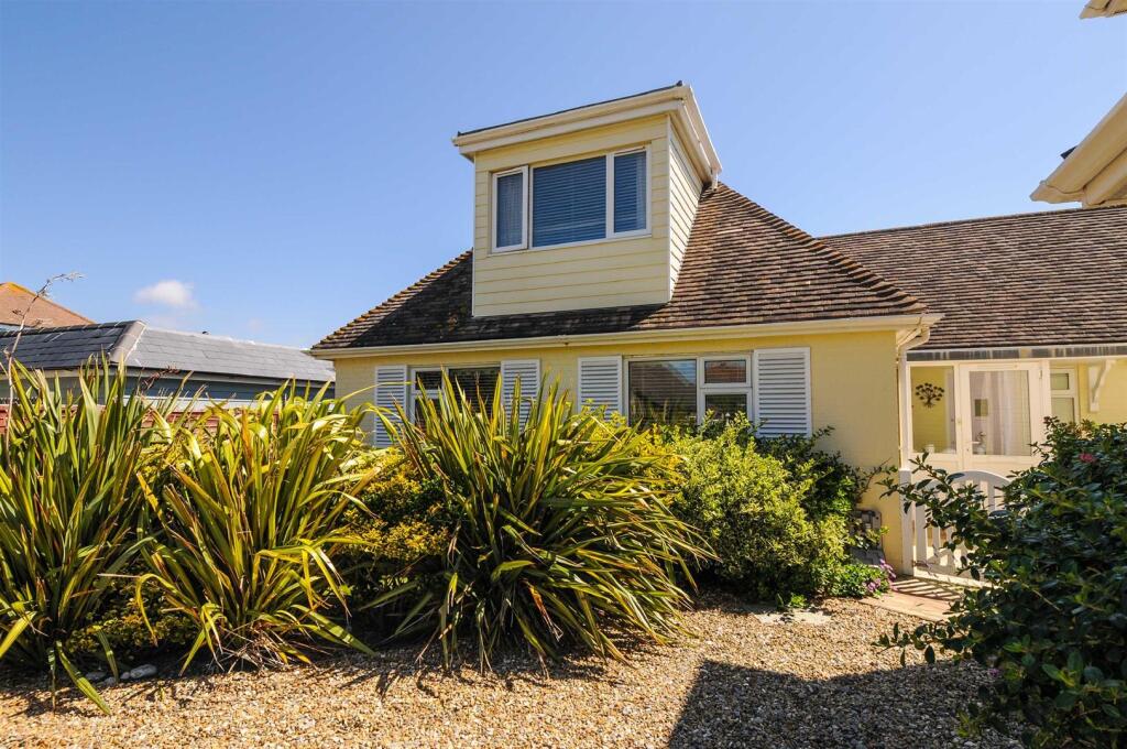 2 bed Semi-detached bungalow for rent in East Wittering. From Baileys - Chichester 2 bed Semi-detached bungalow for rent in East Wittering. From Baileys - Chichester